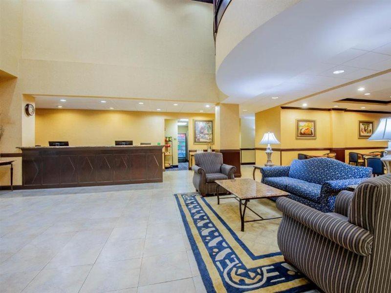 Отель La Quinta By Wyndham Mt. Laurel - Philadelphia Маунт-Лорел Экстерьер фото